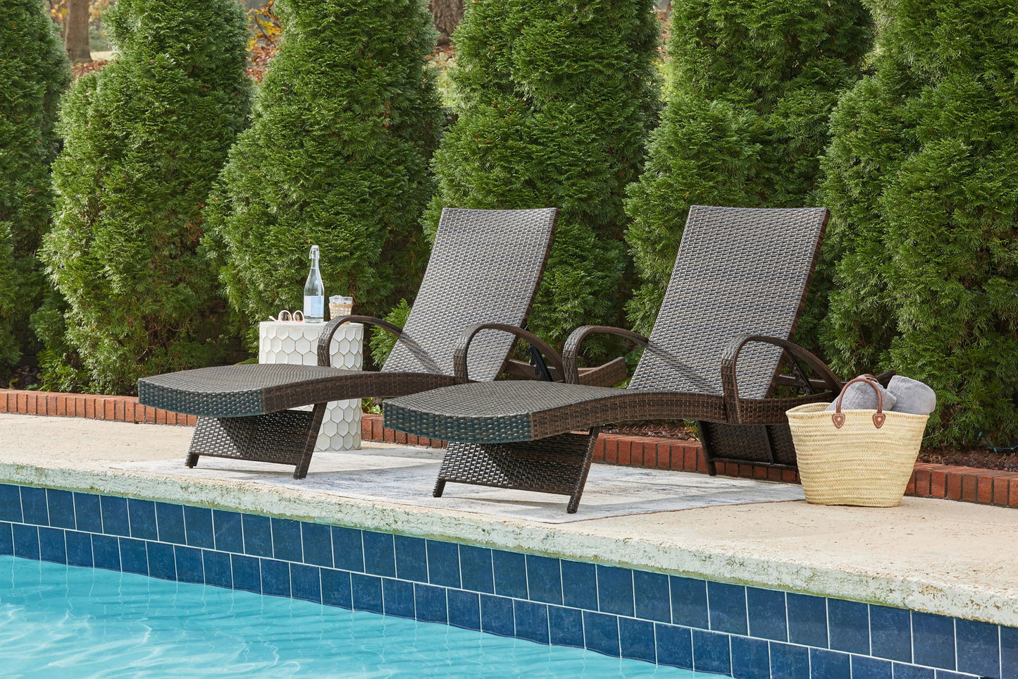 Kantana - Chaise Lounge - Hornell Furniture Outlet