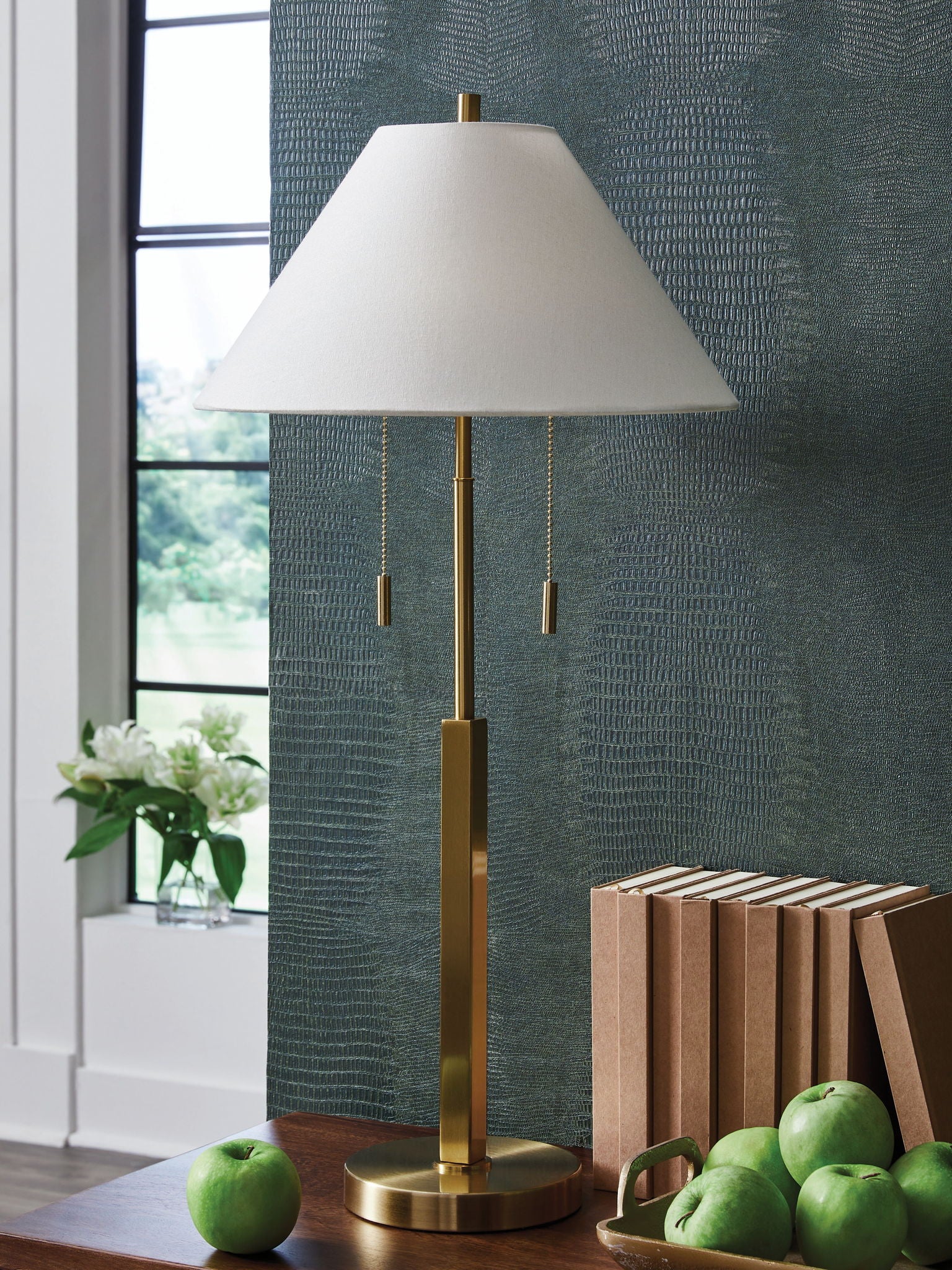 Haigwood - Metal Lamp - Hornell Furniture Outlet