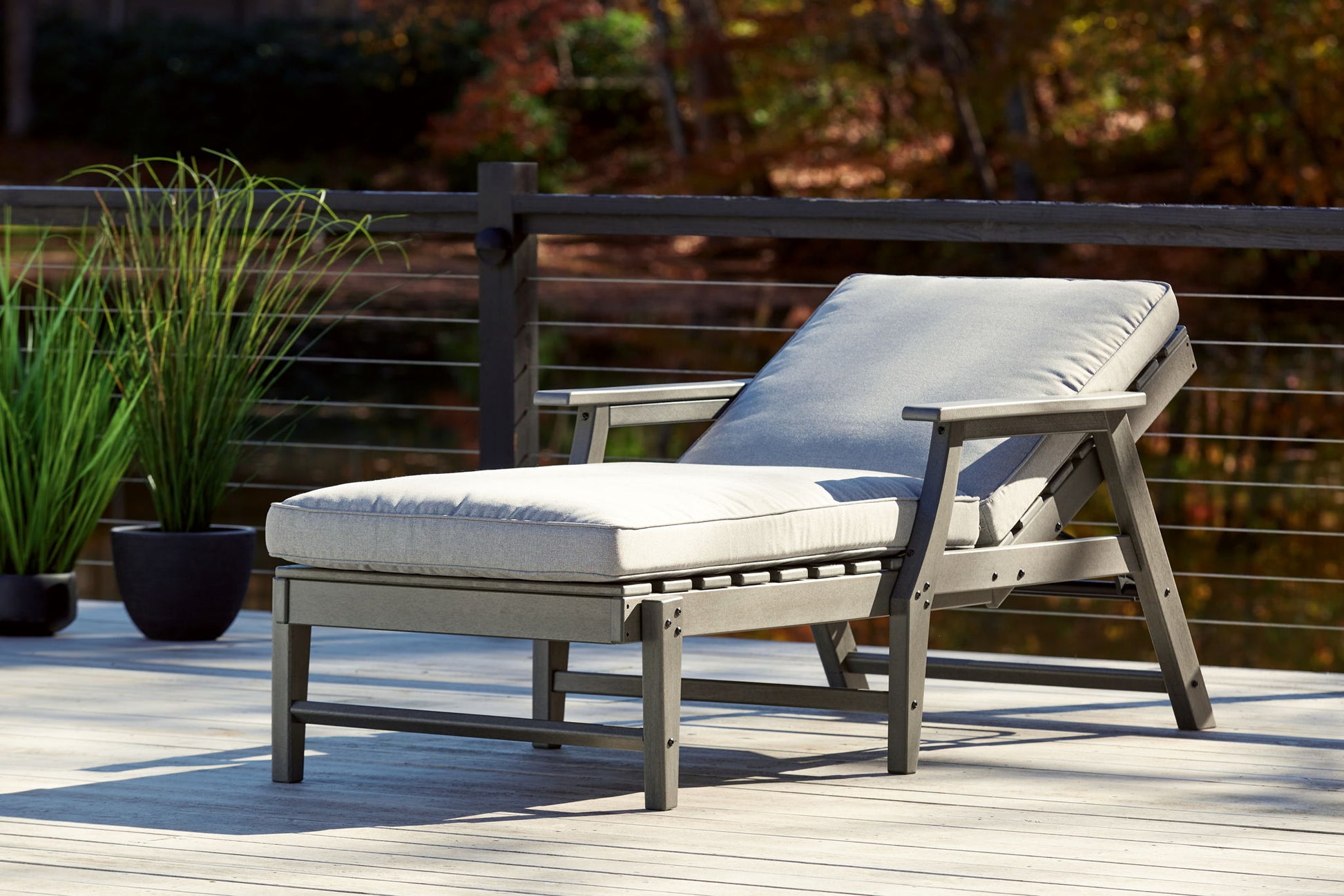 Visola - Gray - Chaise Lounge with Cushion - Hornell Furniture Outlet