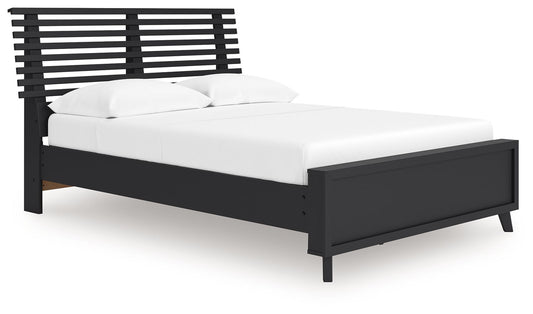 Danziar - Slat Panel Bed - Hornell Furniture Outlet