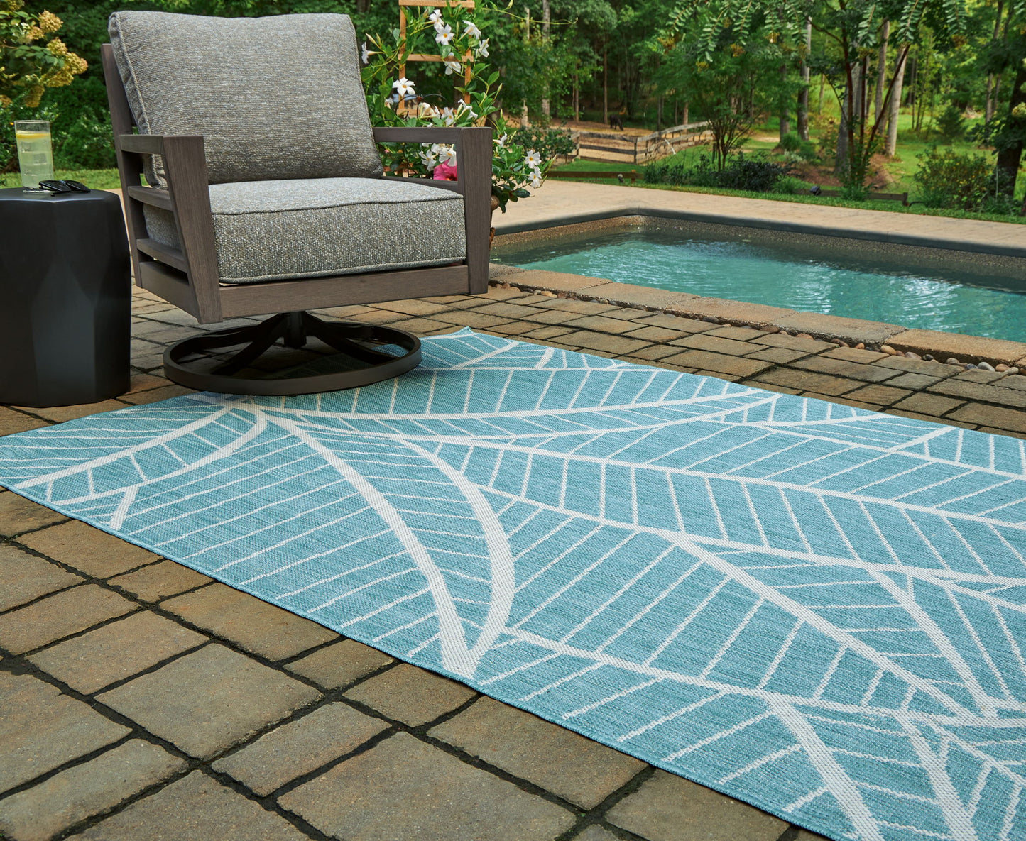 Hulsia - Rug - Hornell Furniture Outlet