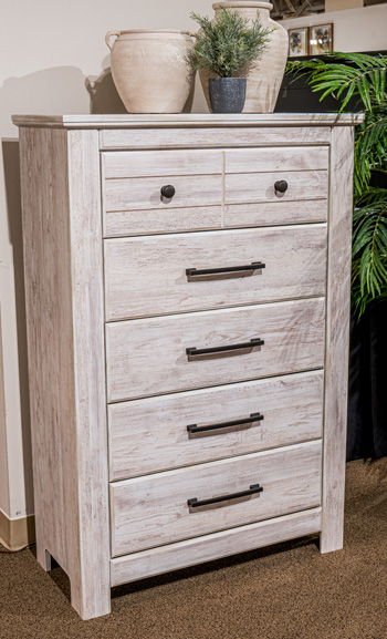 Makidern - Five Drawer Chest - Hornell Furniture Outlet