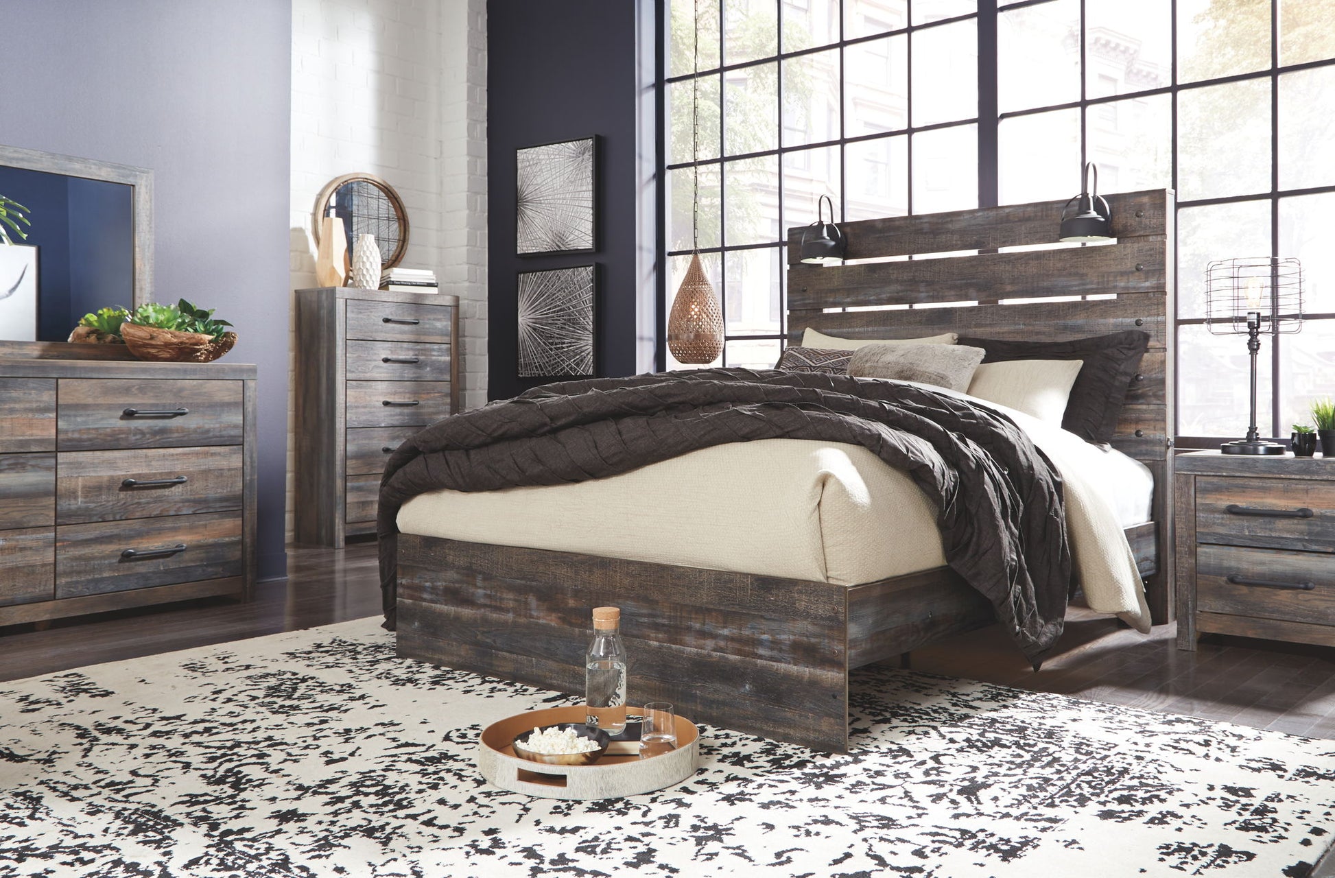 Drystan - Panel Bed - Hornell Furniture Outlet