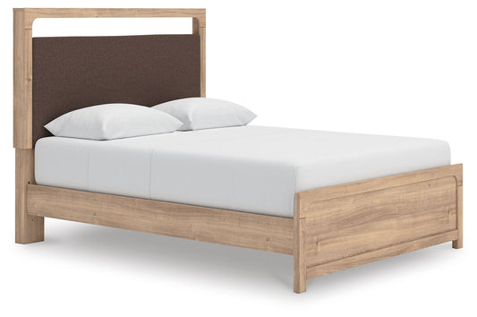 Kinlanni - Upholstered Platform Bed - Hornell Furniture Outlet