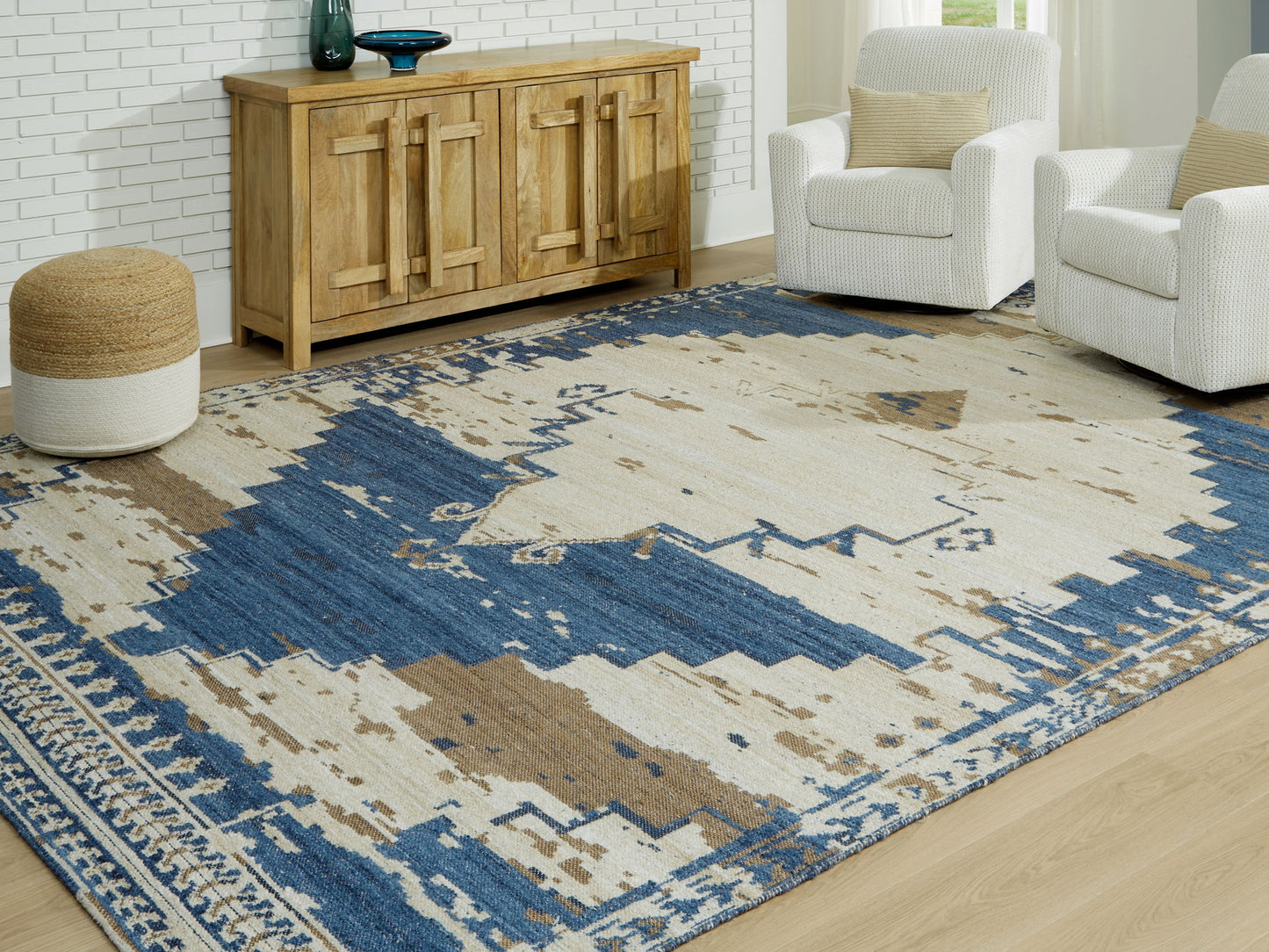 Varnler - Rug - Hornell Furniture Outlet