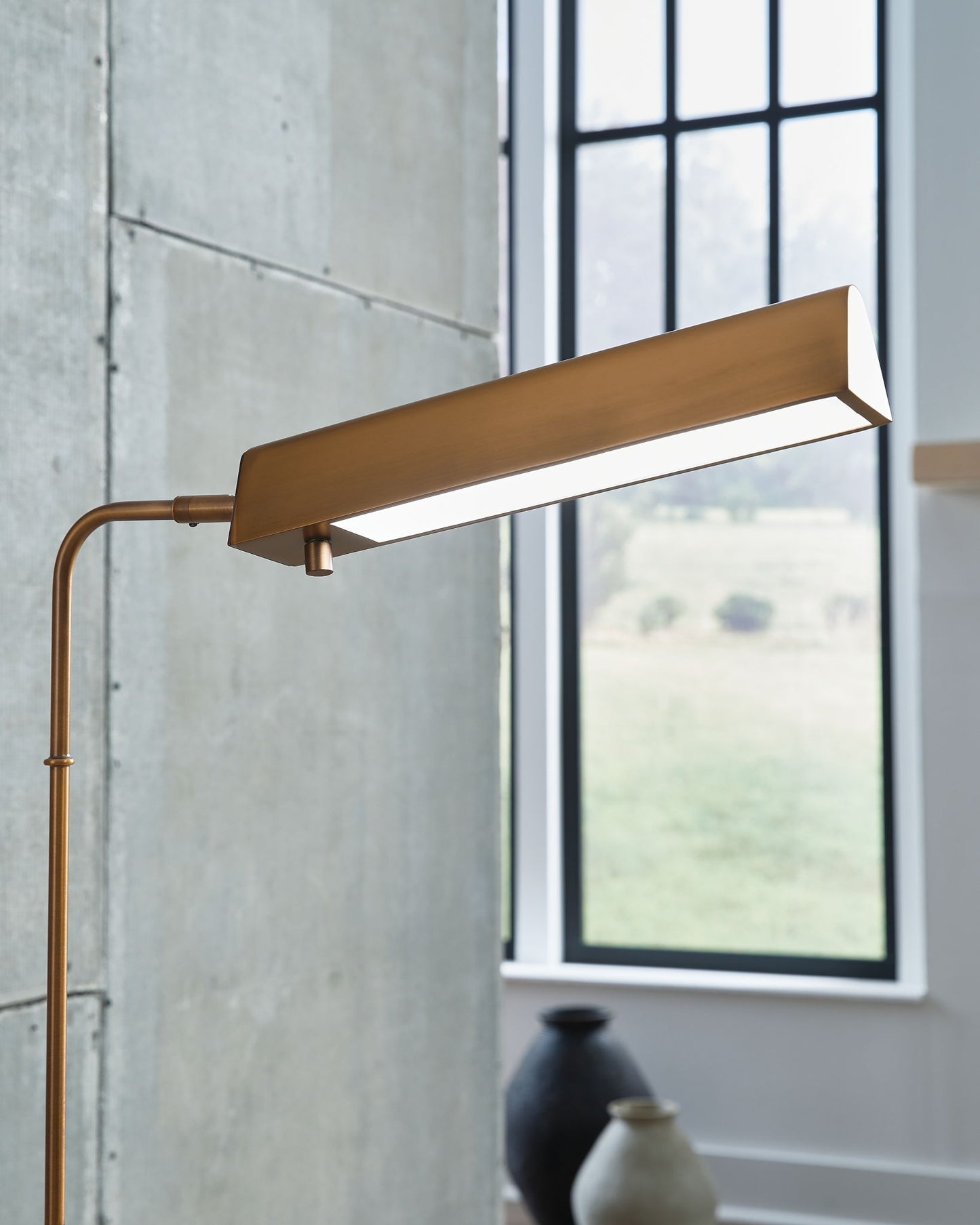Yafe - Metal Lamp - Hornell Furniture Outlet