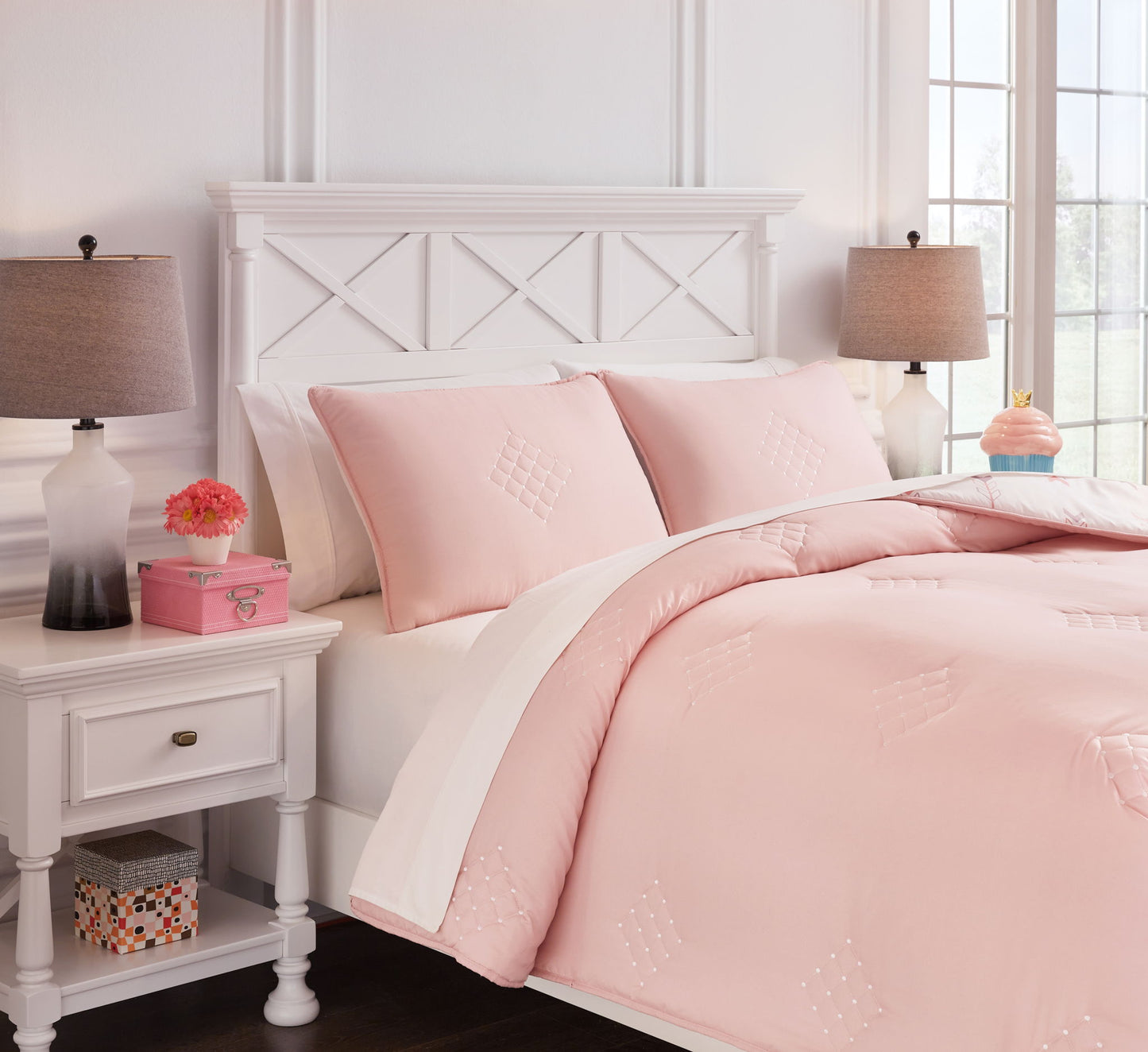 Lexann - Comforter Set - Hornell Furniture Outlet