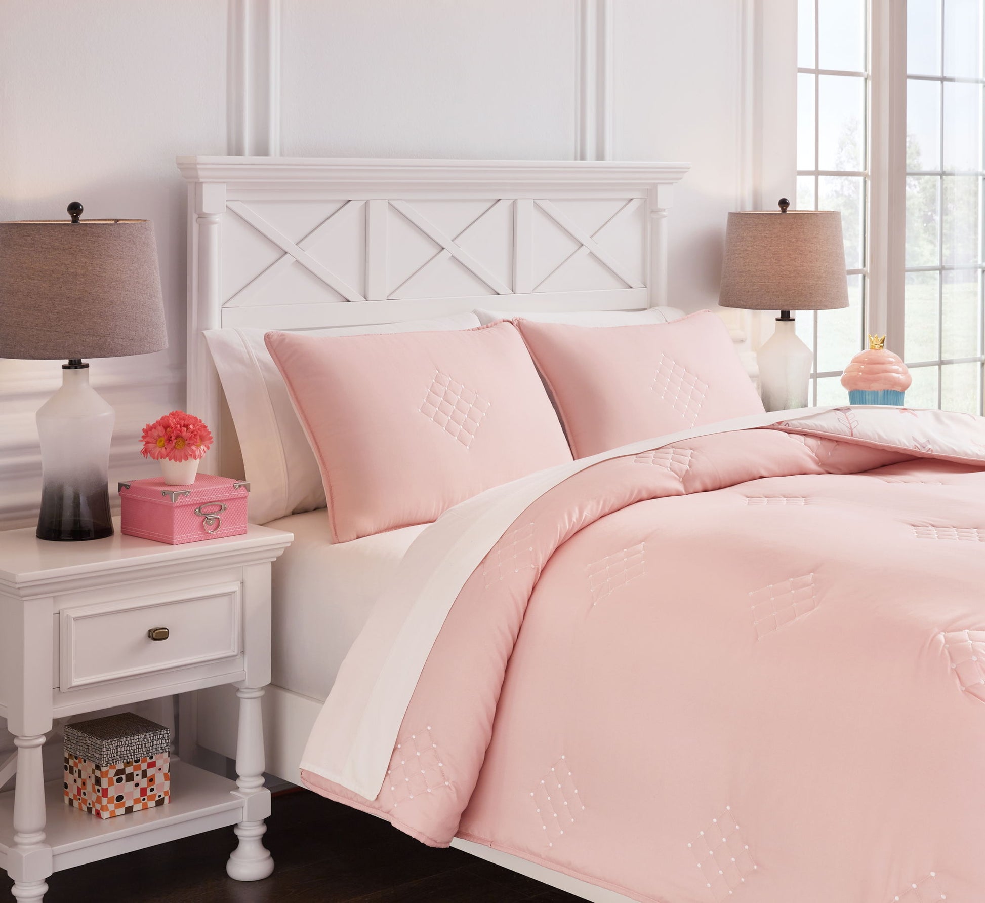 Lexann - Comforter Set - Hornell Furniture Outlet