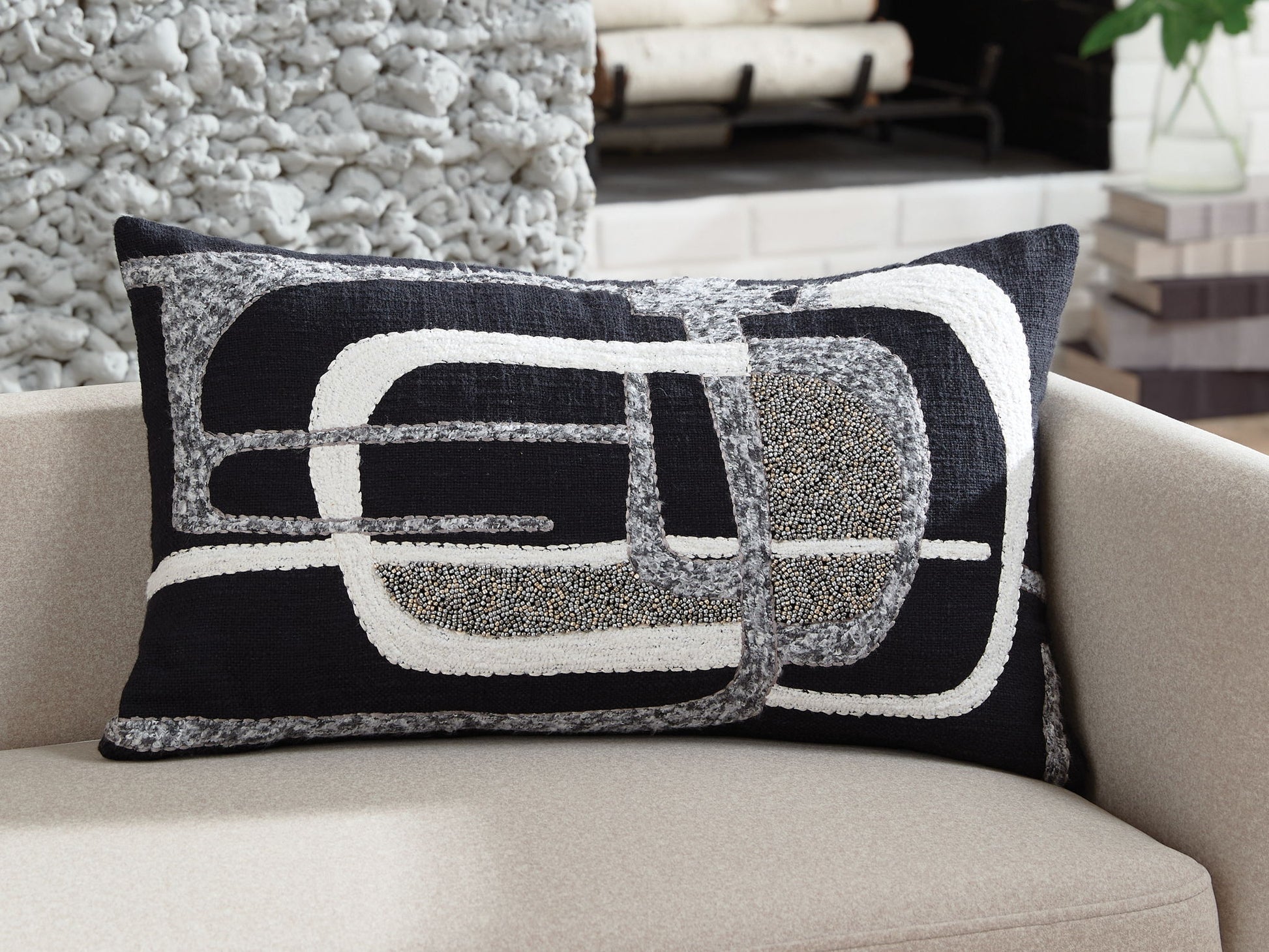 Gavrileigh - Pillow - Hornell Furniture Outlet