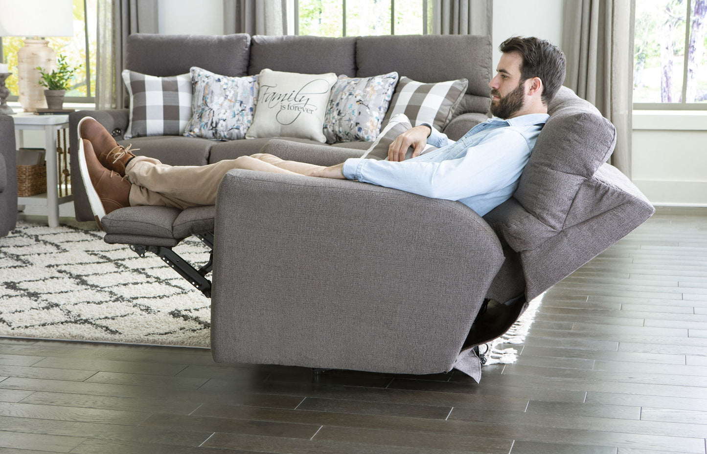 Searsport - Power Headrest Reclining Loveseat - Hornell Furniture Outlet