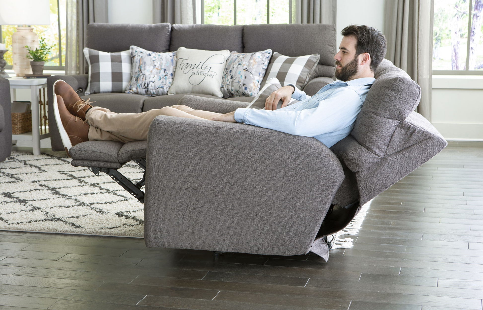 Searsport - Power Headrest Reclining Loveseat - Hornell Furniture Outlet