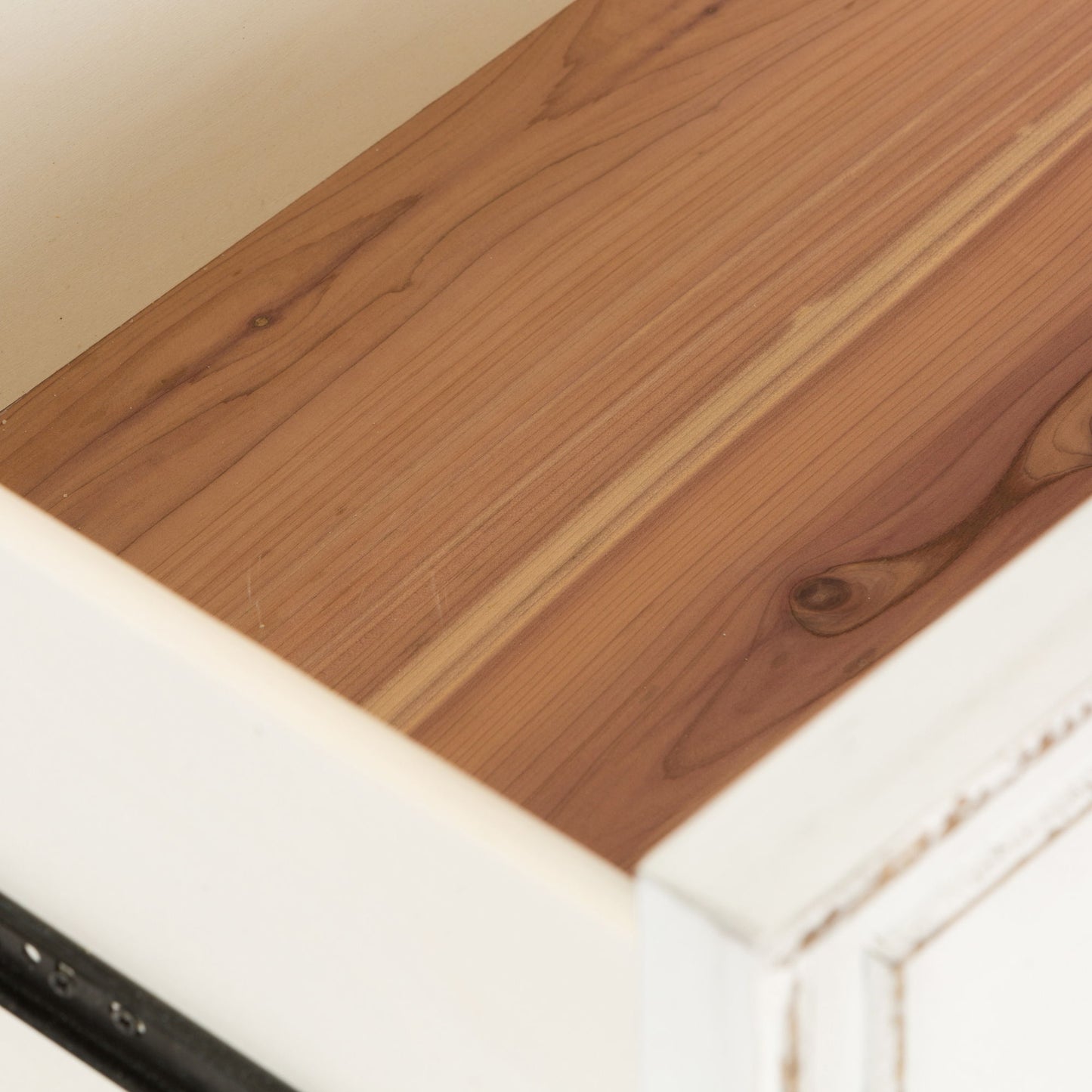 Abbey Park - 5 Drawer Chest - White - Hornell Furniture Outlet