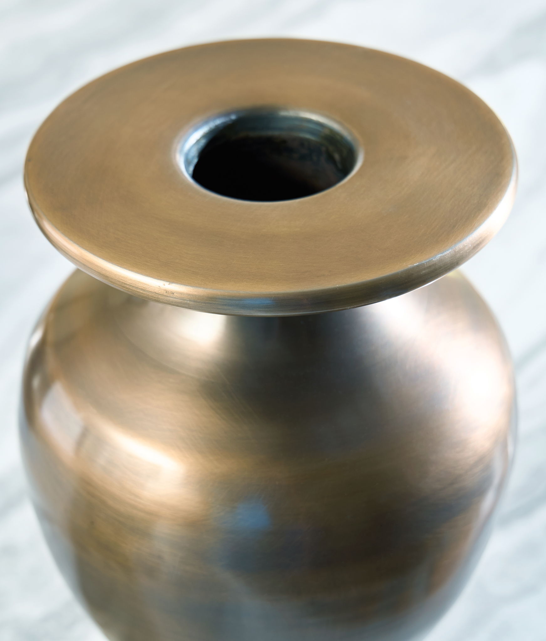 Fedorleigh - Vase - Hornell Furniture Outlet