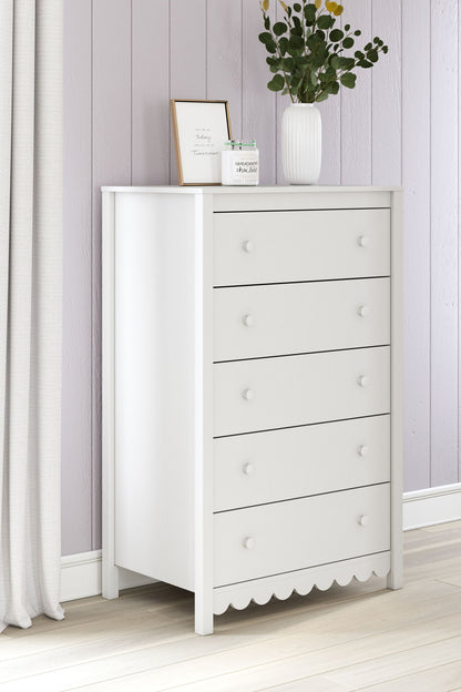 Hallityn - White - Five Drawer Chest - Hornell Furniture Outlet