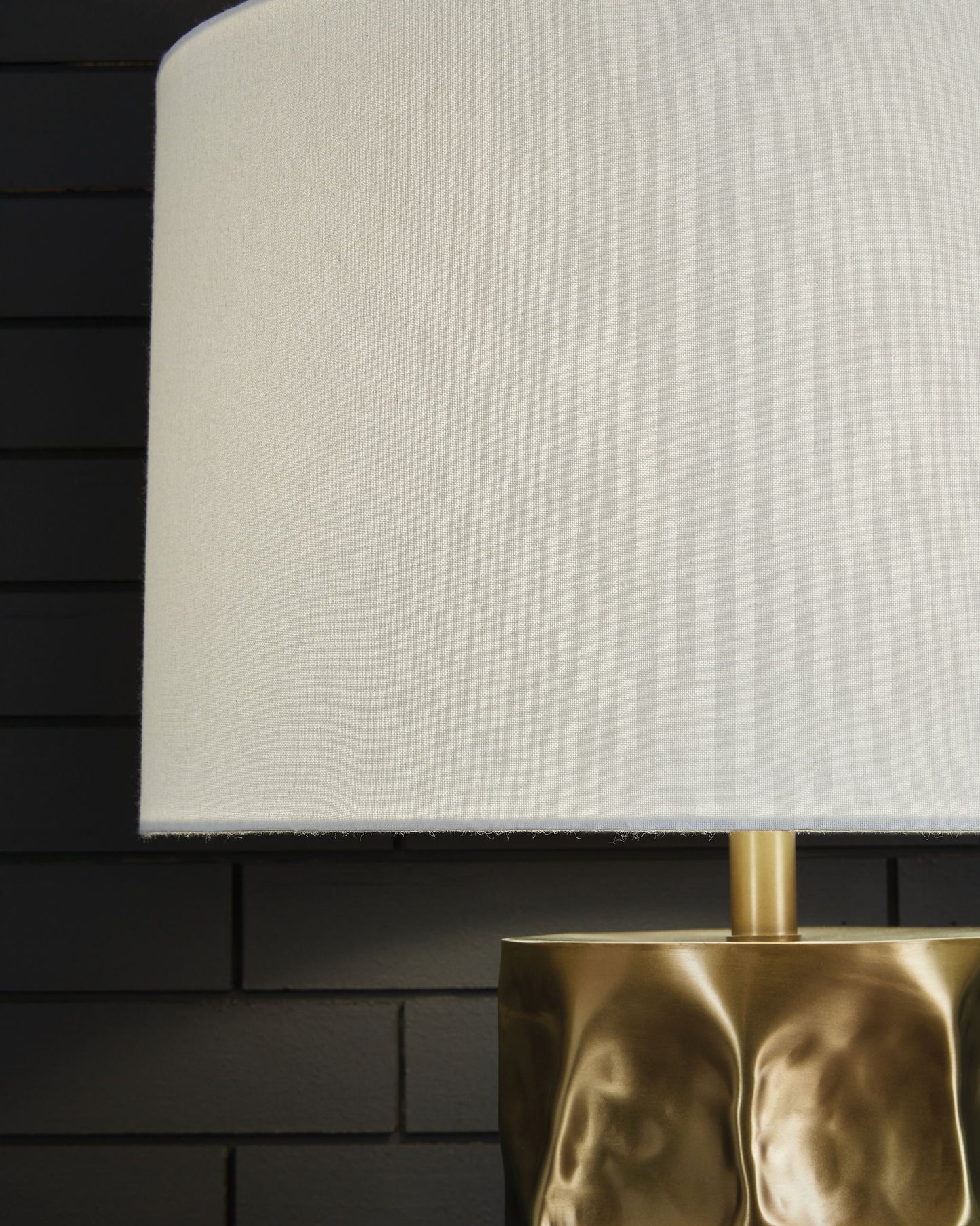 Marshawn - Gold Finish - Metal Table Lamp - Hornell Furniture Outlet