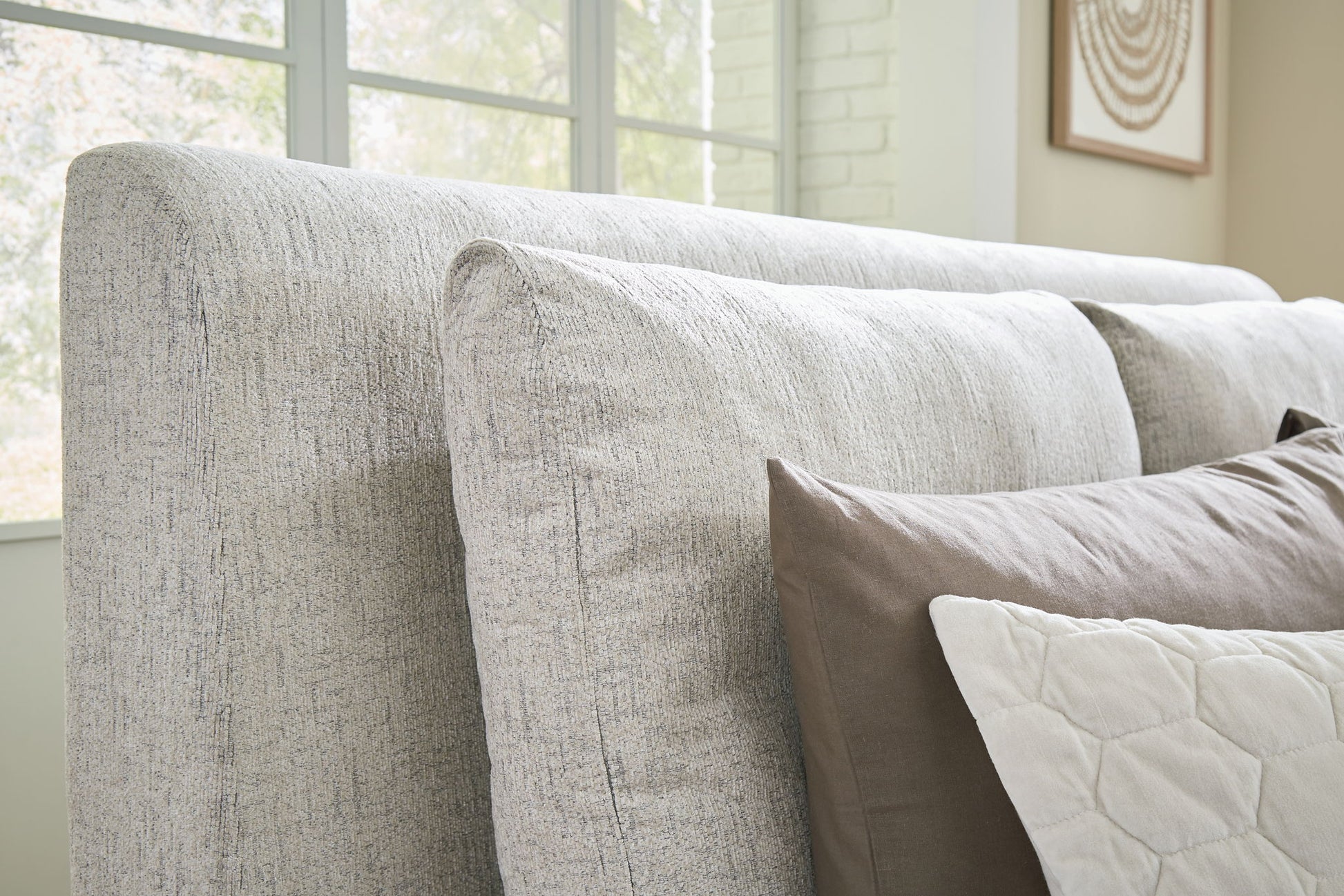 Cabalynn - Upholstered Bed - Hornell Furniture Outlet