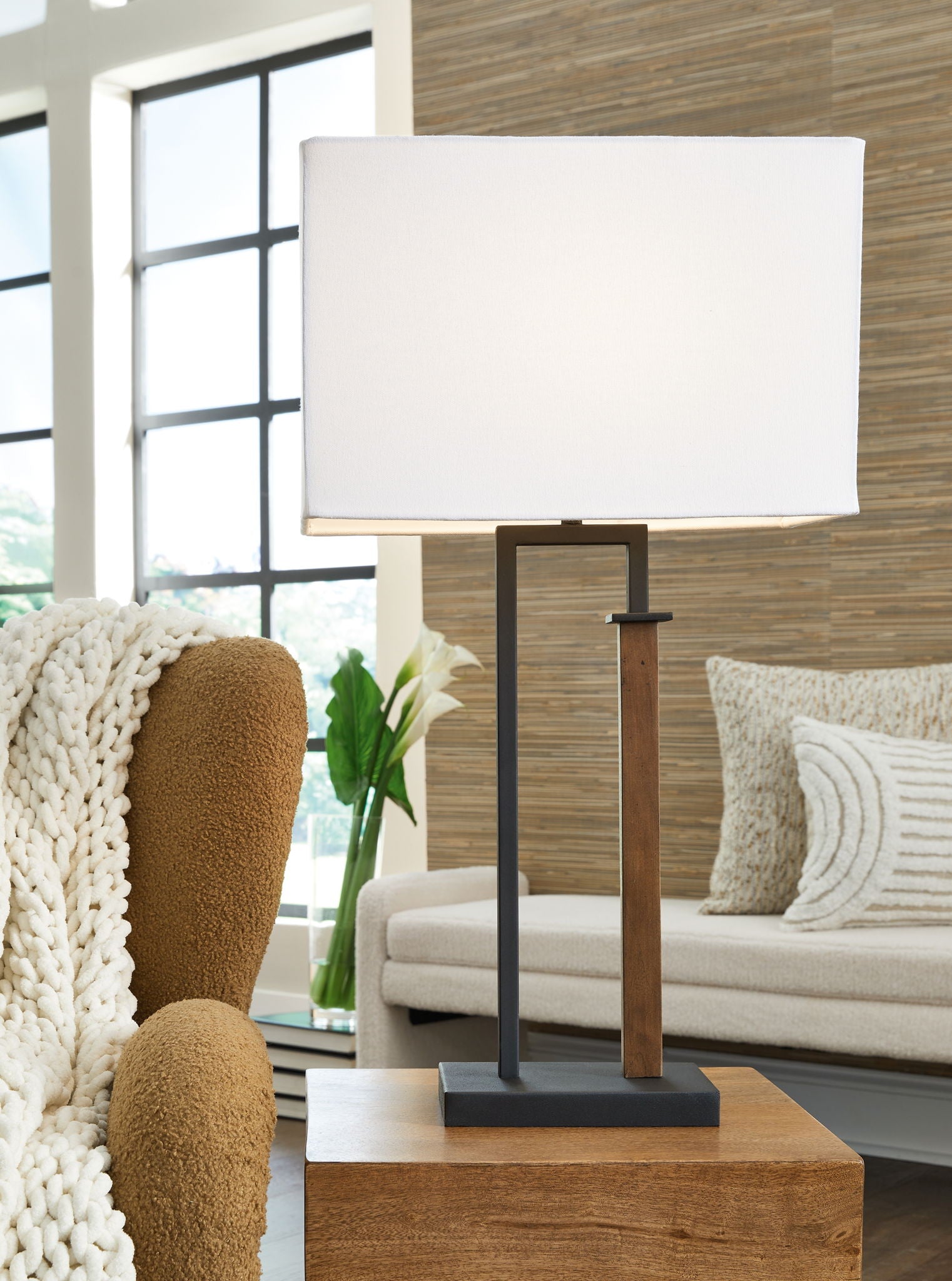 Voslen - Black / Brown - Metal Table Lamp (Set of 2) - Hornell Furniture Outlet