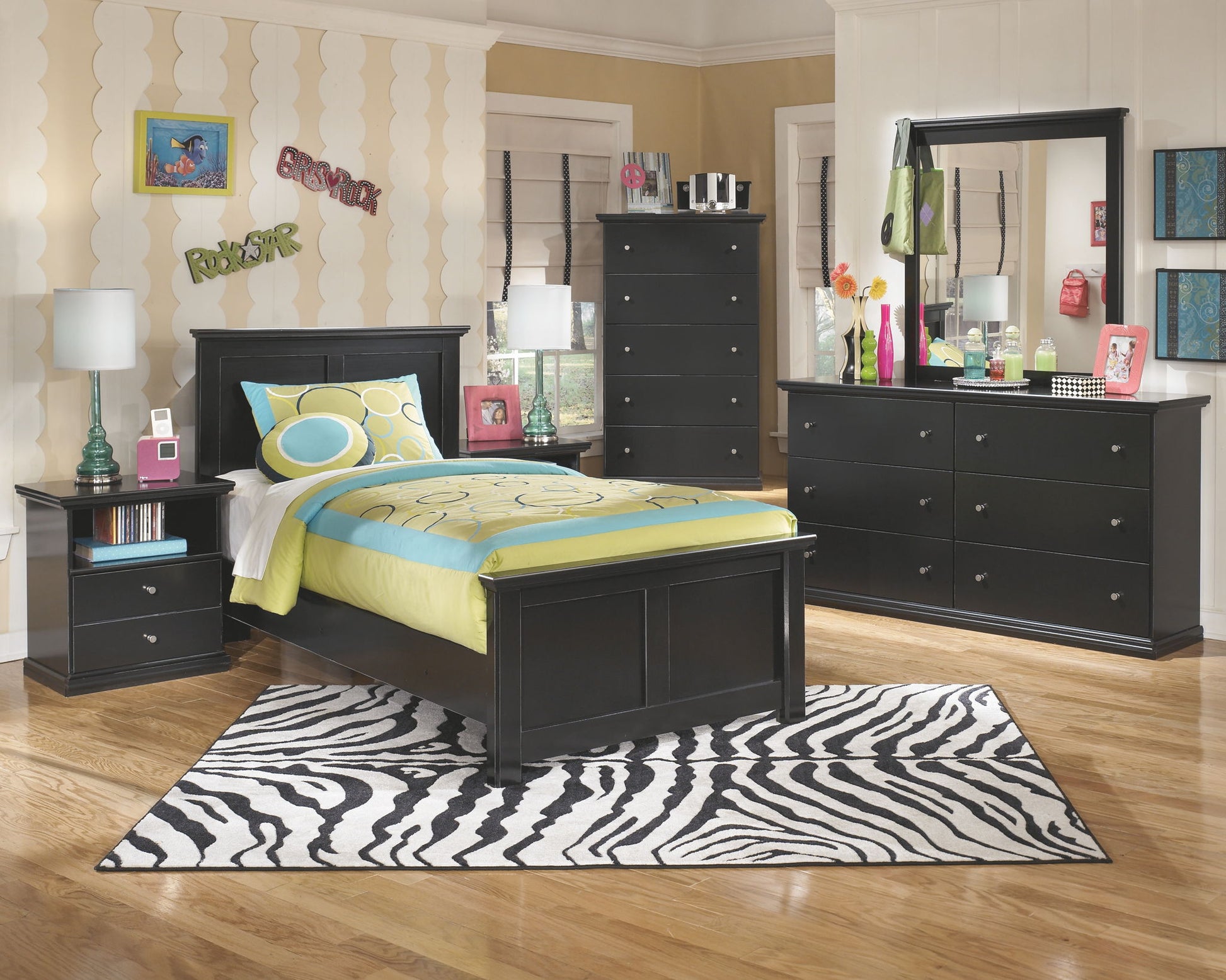 Maribel - Black - Five Drawer Chest - Hornell Furniture Outlet