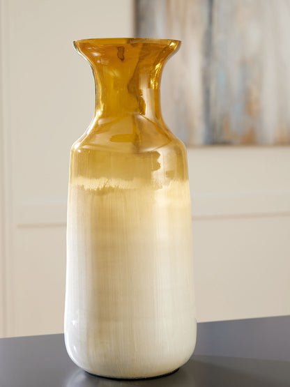 Wynburg - Vase - Hornell Furniture Outlet