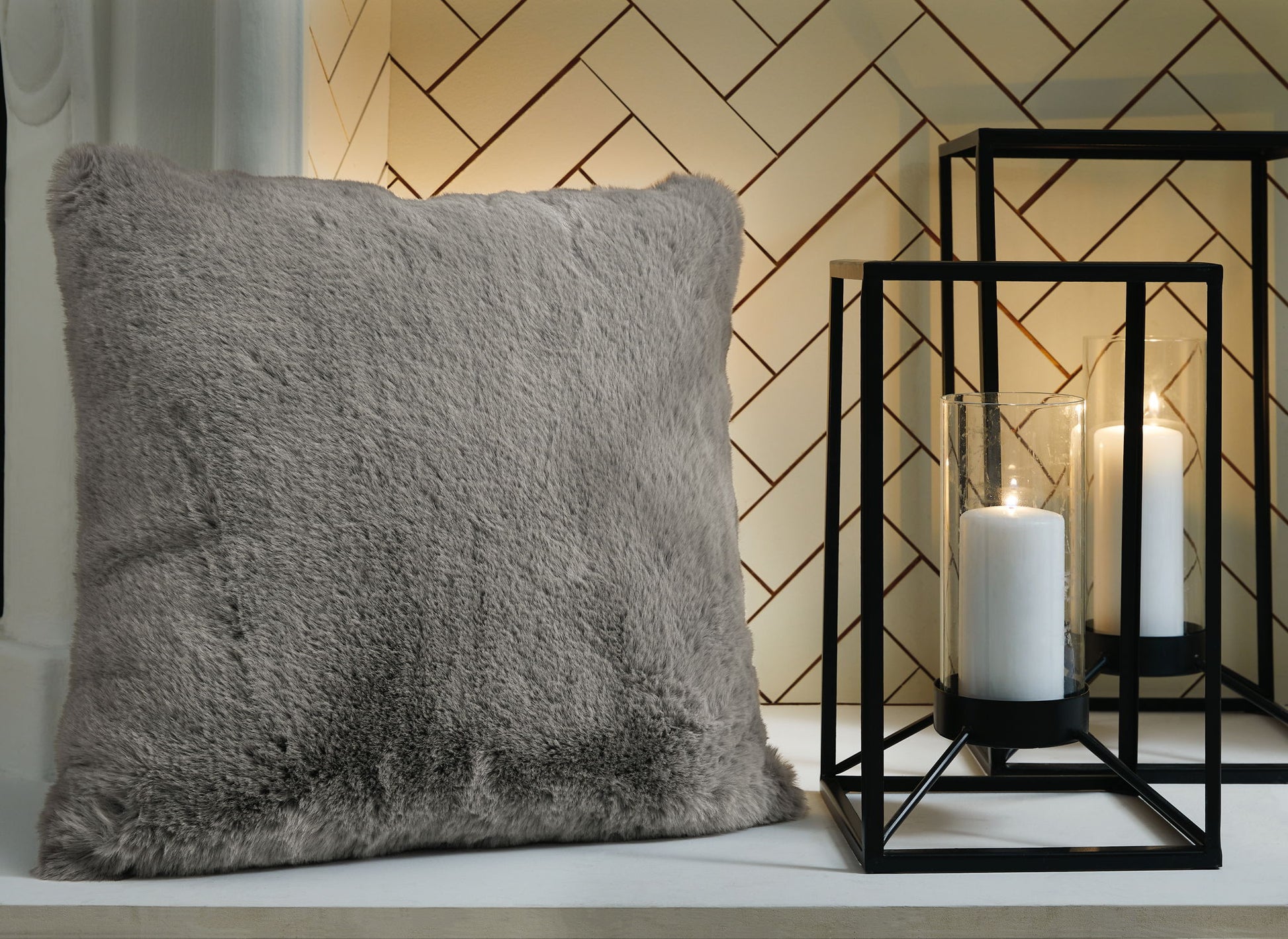 Gariland - Faux Fur Pillow - Hornell Furniture Outlet