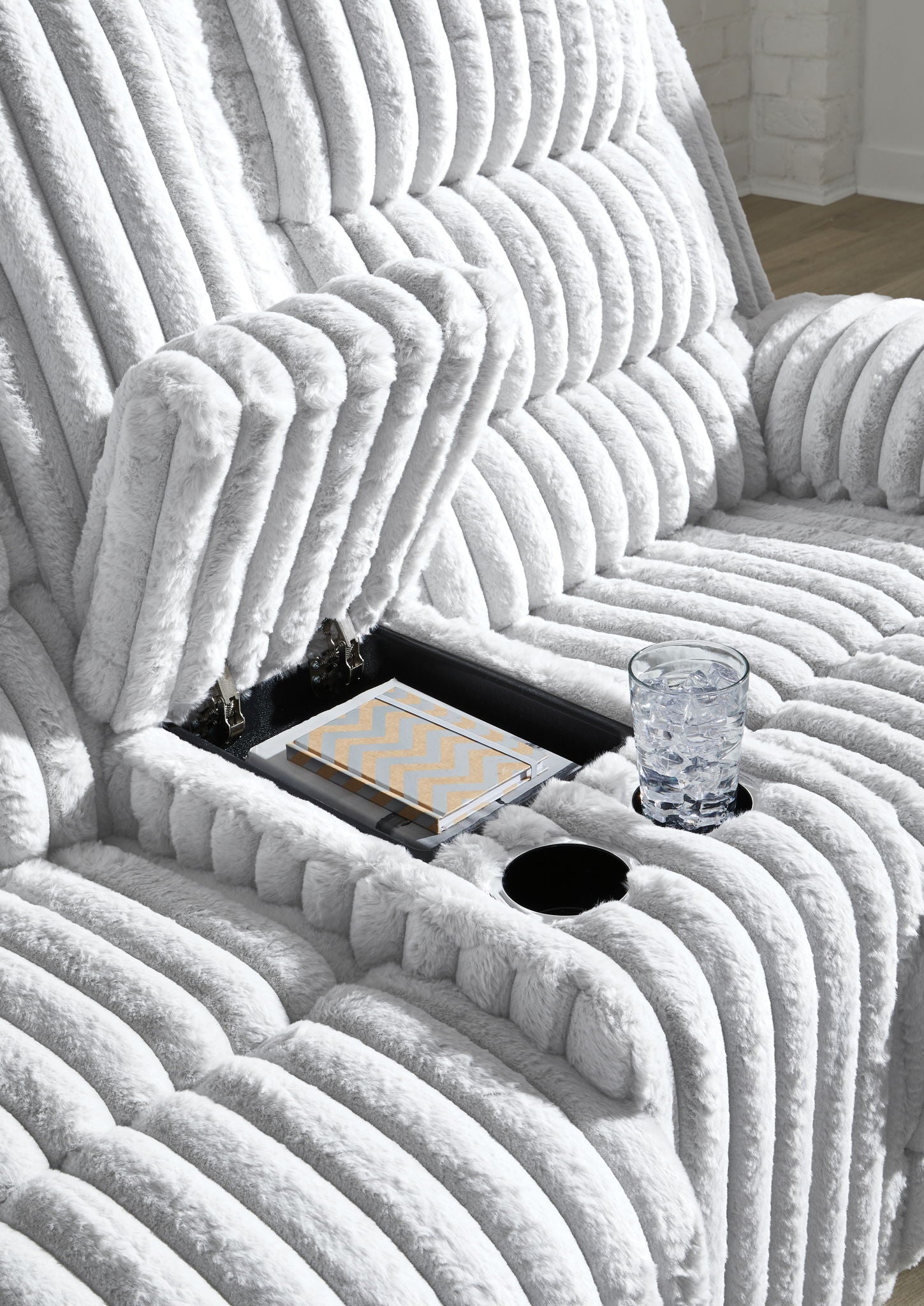 Rhines Falls - Alloy - Double Reclining Power Loveseat With Console - Hornell Furniture Outlet