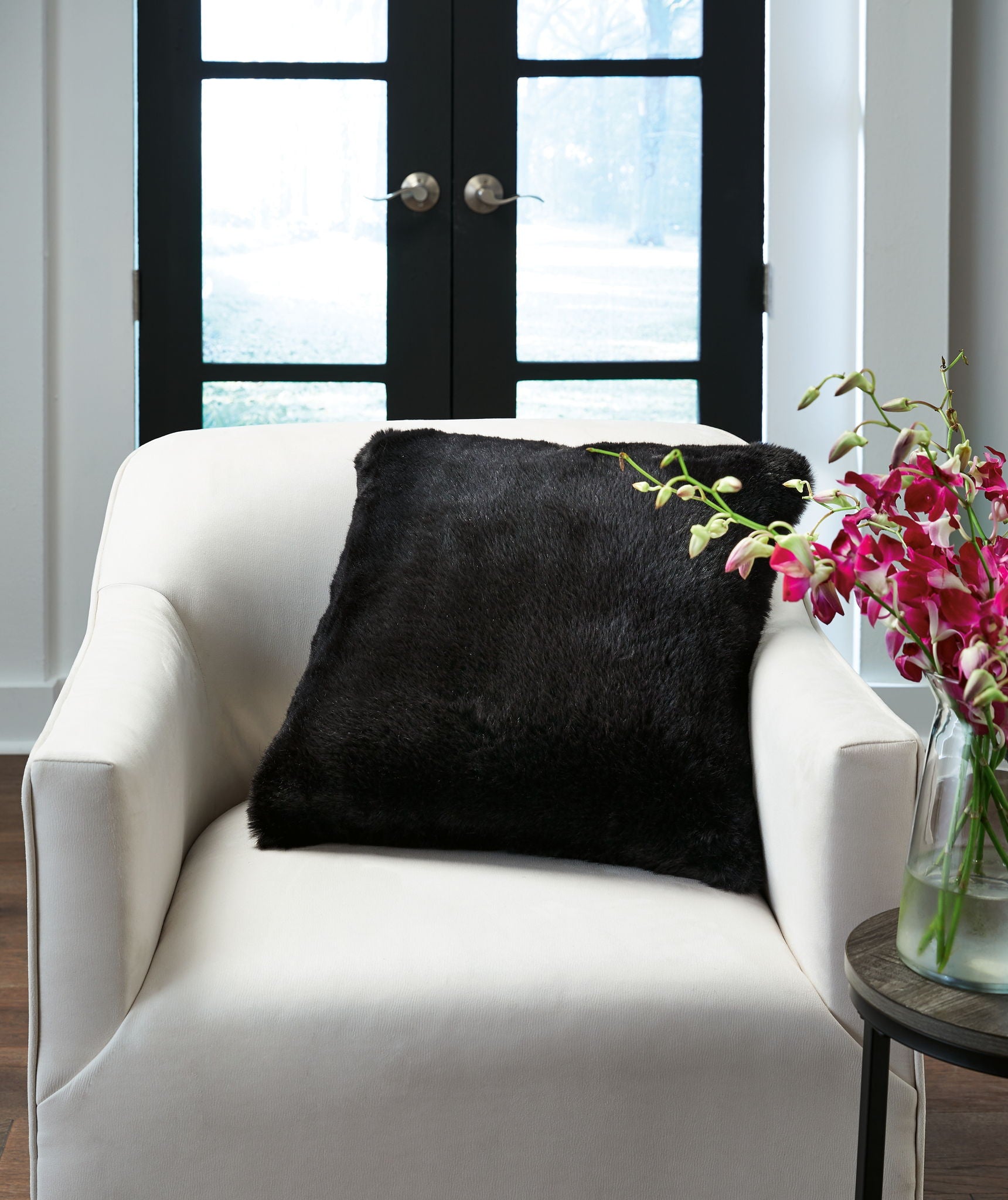 Gariland - Faux Fur Pillow - Hornell Furniture Outlet