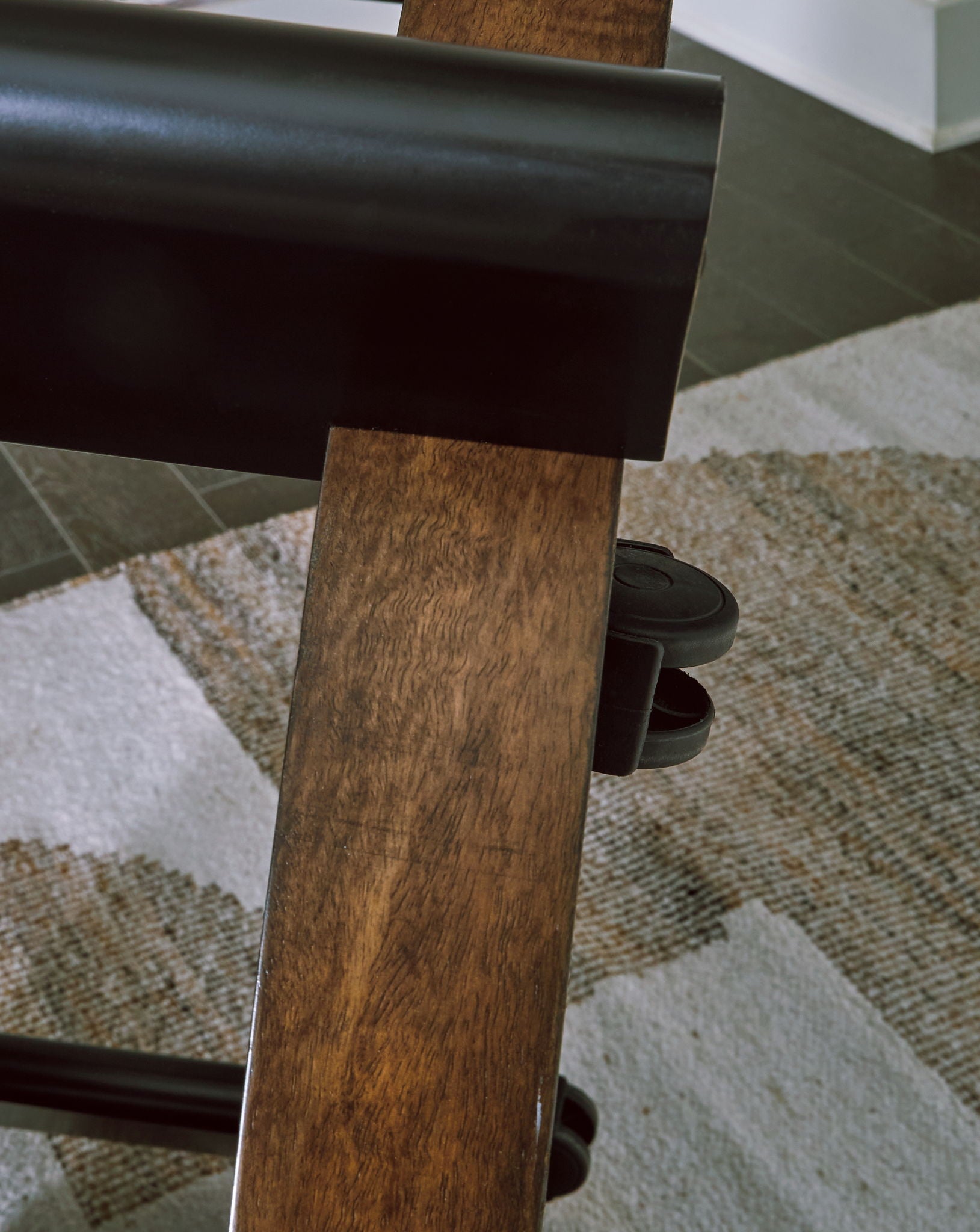 Kraeburn - Brown / Black - Round Cocktail Table - Hornell Furniture Outlet
